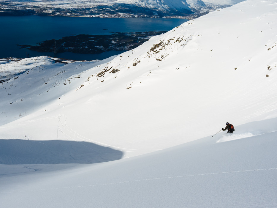 apr.-07--2017-04-45-PMLEICA-CAMERA-AG---